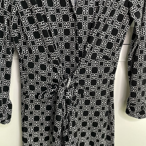 Dress. Used - Picture 2 of 3